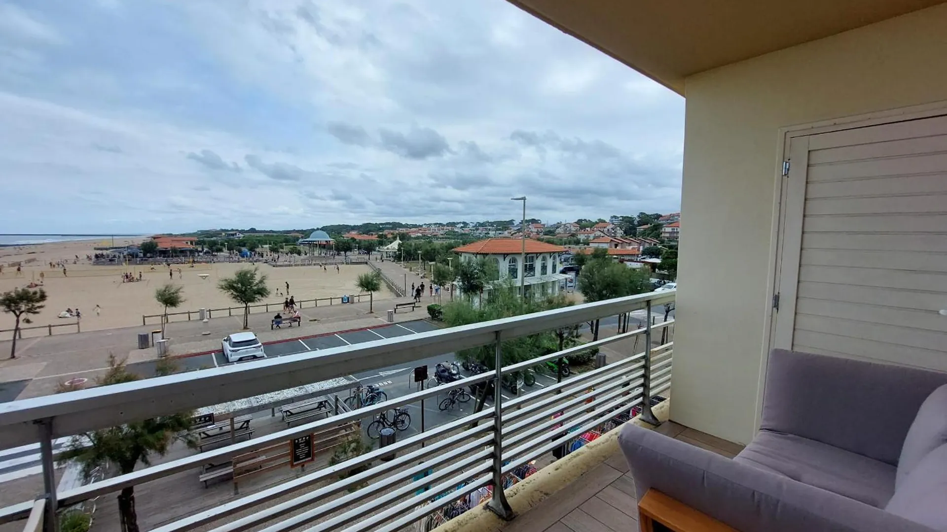 Appartement Renove Avec Parking, Proche Ocean A Anglet - Fr-1-239-1117